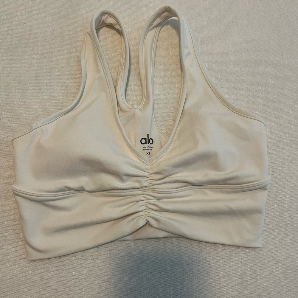 ALO Yoga Women's Cream Sports Bra